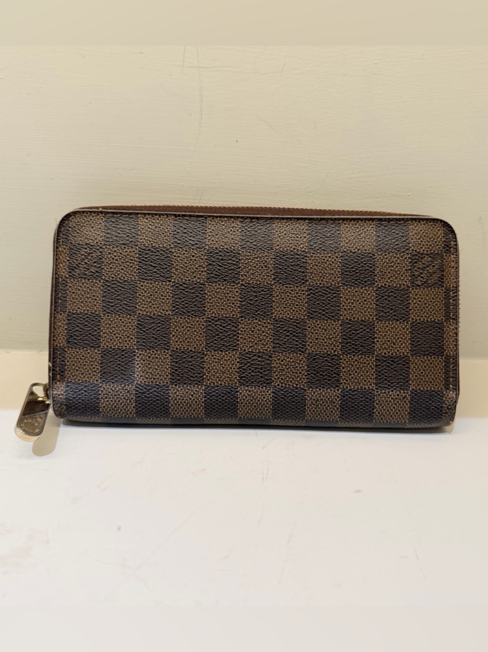 Louis Vuitton Brown Zip-Around full-size Leather Card Wallet